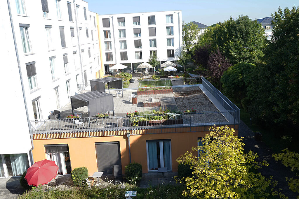 4018_augustahof_augsburg_BW_Balkon_Ausblick